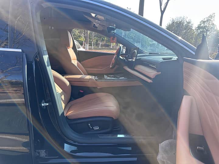 Фото 4 - Geely Galaxy Starshine 8 EM-i