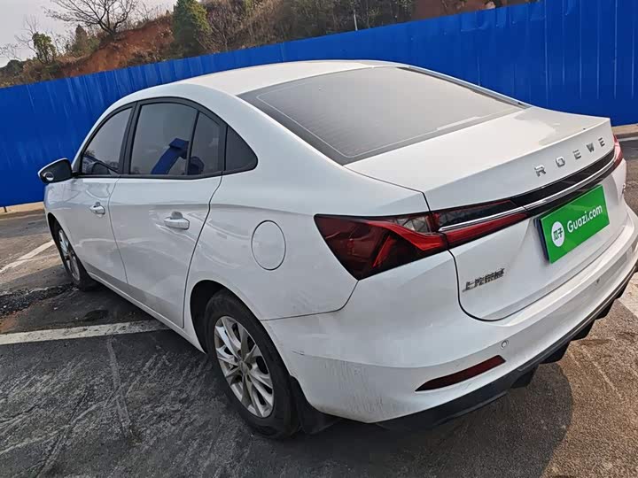 Фото 5 - Roewe i5