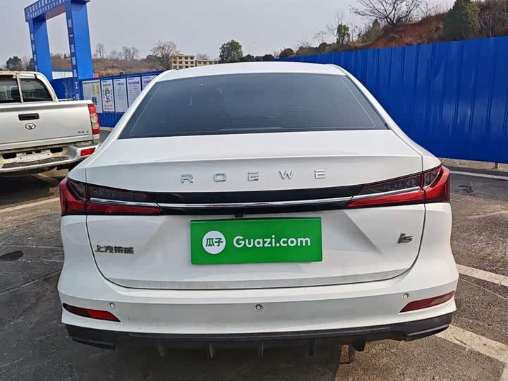 Фото 6 - Roewe i5