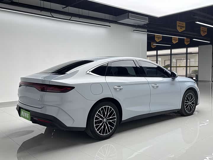 Фото 6 - BYD Qin L