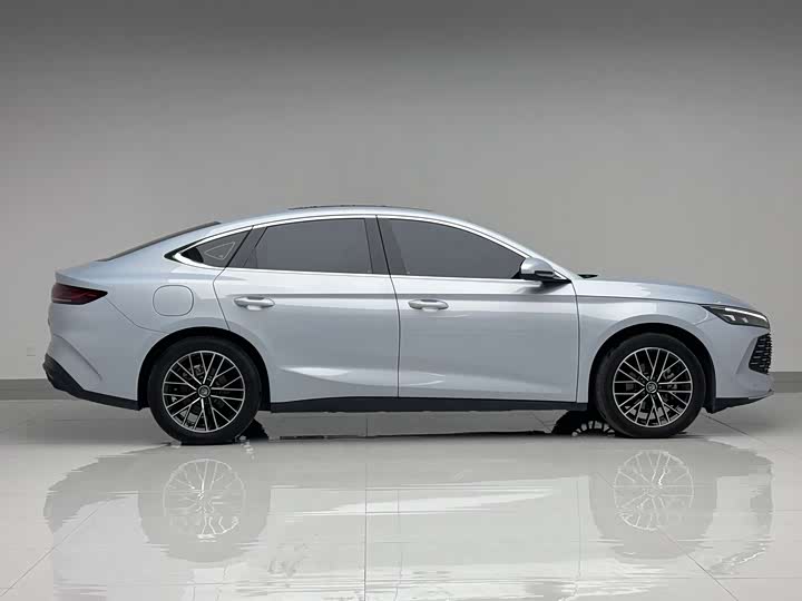 Фото 7 - BYD Qin L