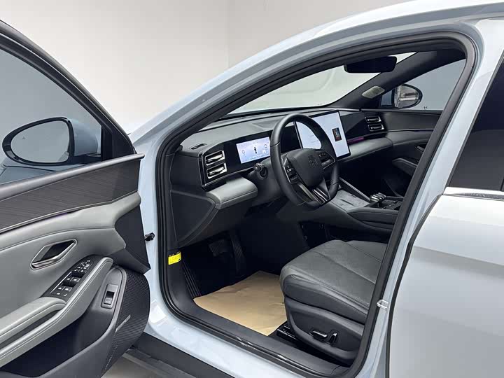 Фото 9 - BYD Qin L