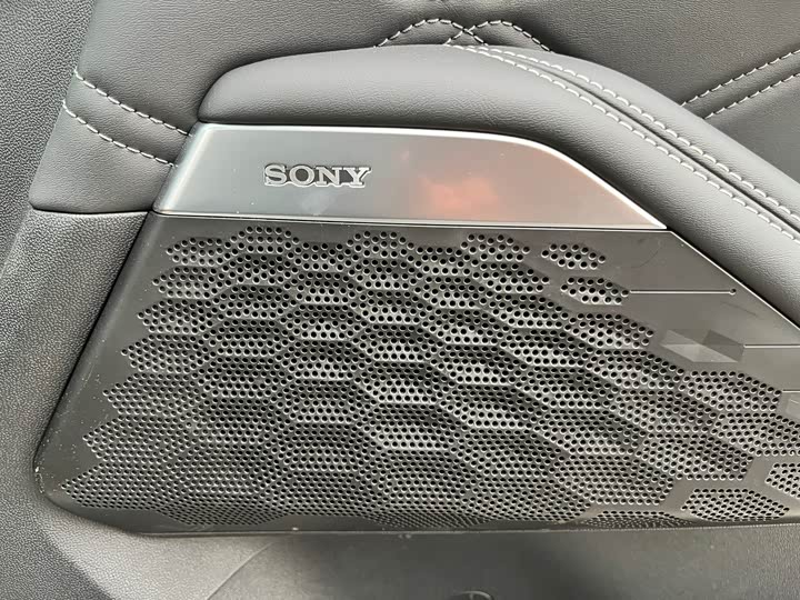 Фото 8 - Changan UNI-K Hybrid