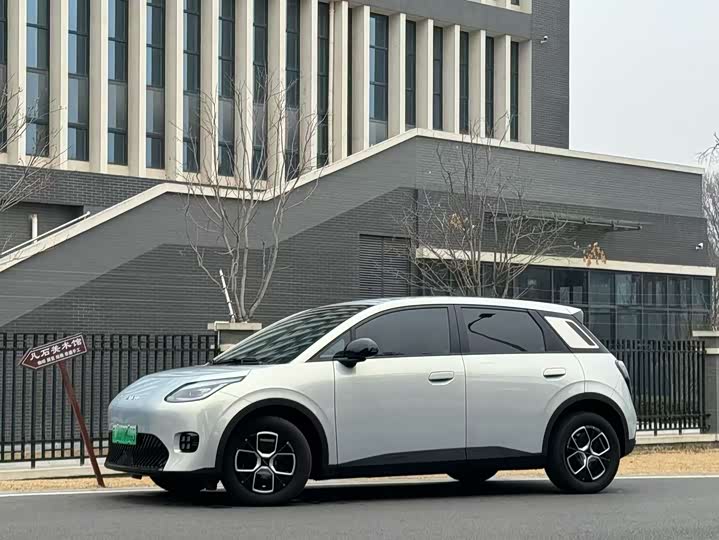 Фото 2 - GAC Aion UT