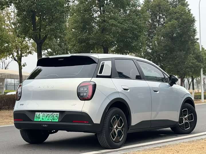 Фото 4 - GAC Aion UT