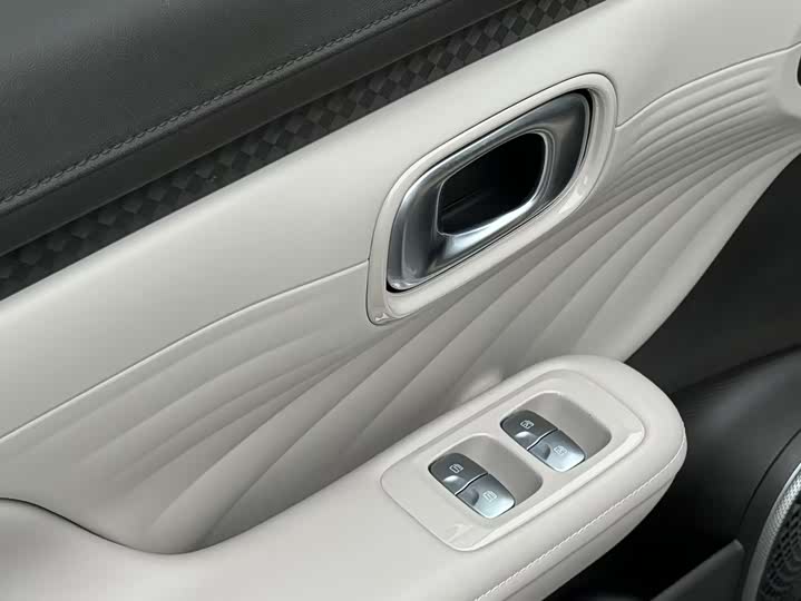 Фото 9 - GAC Aion UT