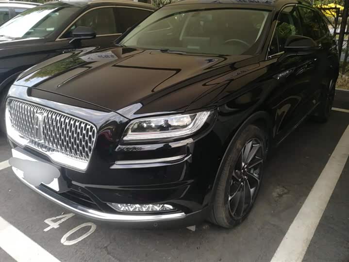 Фото 1 - Lincoln Nautilus