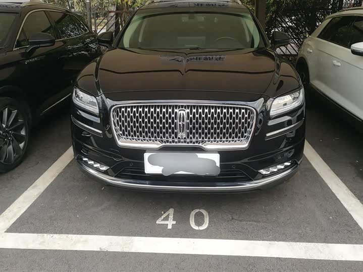 Фото 2 - Lincoln Nautilus