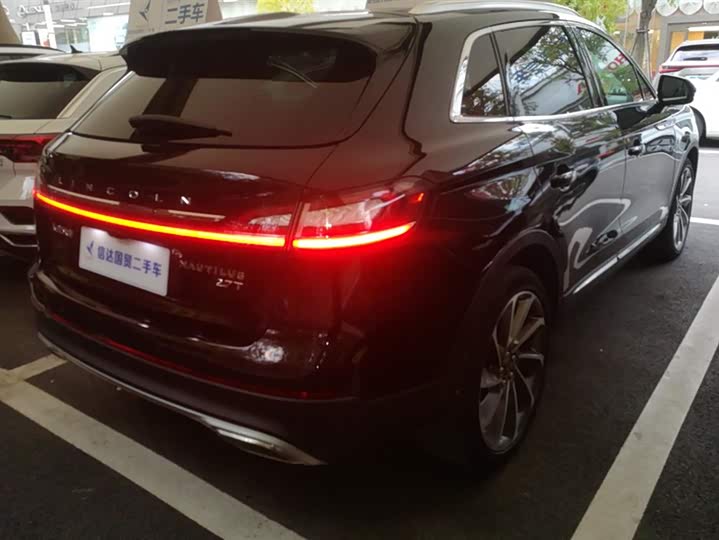 Фото 3 - Lincoln Nautilus