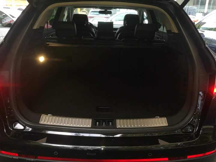 Фото 4 - Lincoln Nautilus