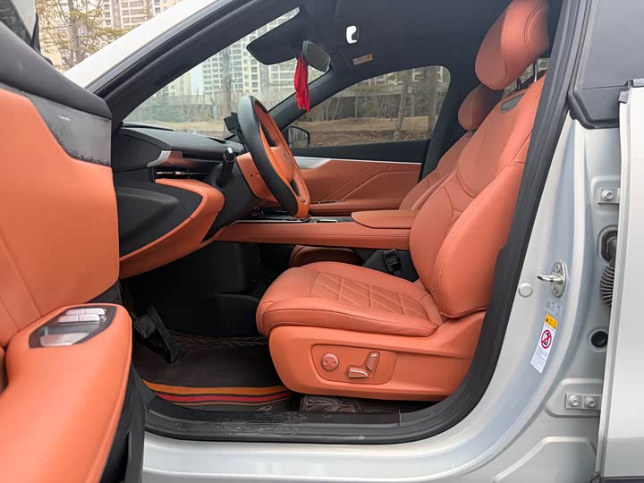 Фото 4 - Changan Deepal S05