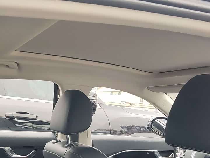 Фото 9 - Bestune B70