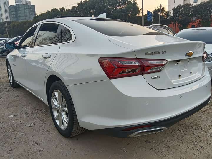 Фото 9 - Chevrolet Malibu XL