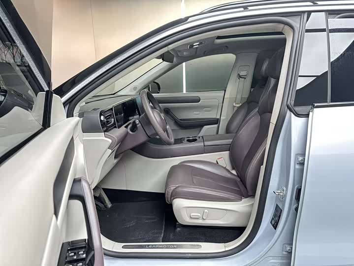 Фото 9 - Leapmotor C11