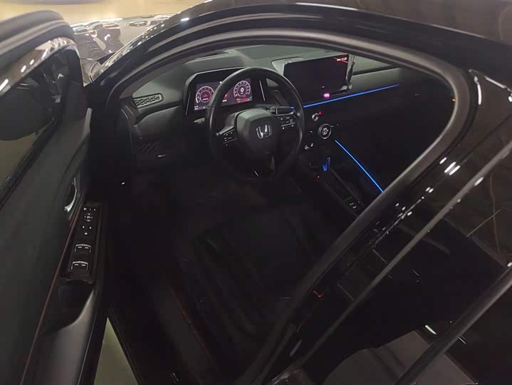 Фото 9 - Honda Accord