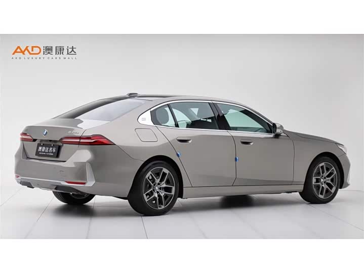 Фото 3 - BMW 5 Series