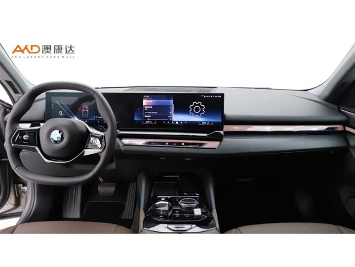 Фото 5 - BMW 5 Series