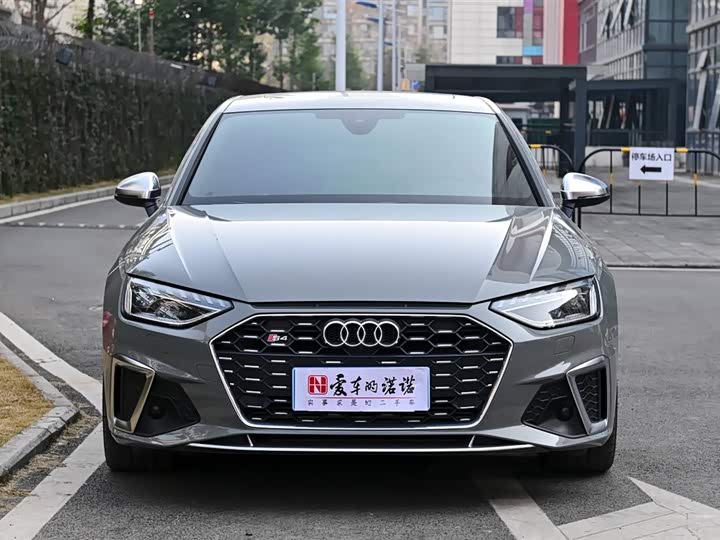 Фото 2 - Audi S4