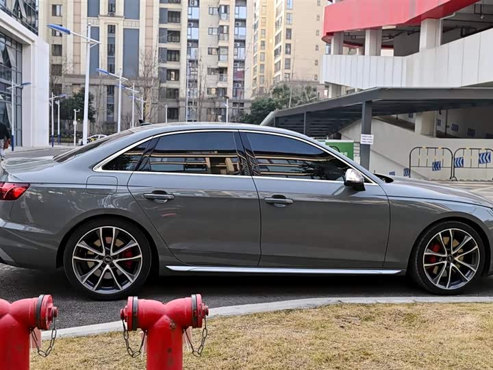 Фото 7 - Audi S4