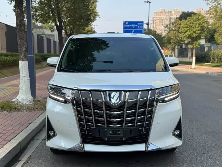 Фото 2 - Toyota Alphard