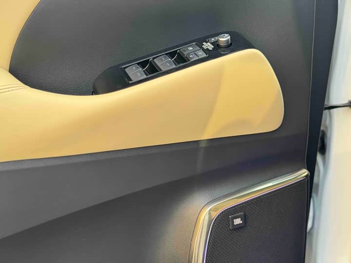 Фото 4 - Toyota Alphard