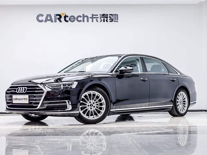 Фото 1 - Audi A8