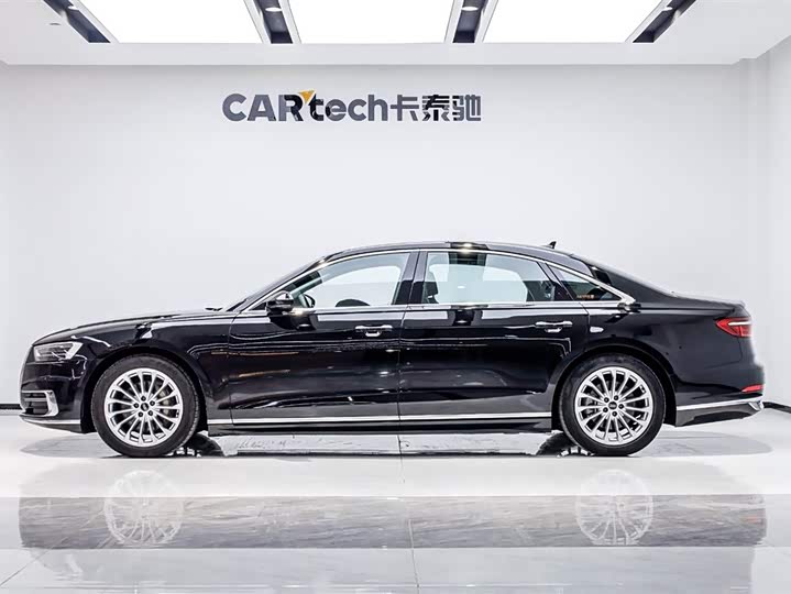 Фото 3 - Audi A8