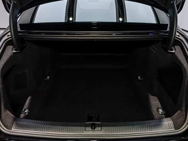 Фото 6 - Audi A8