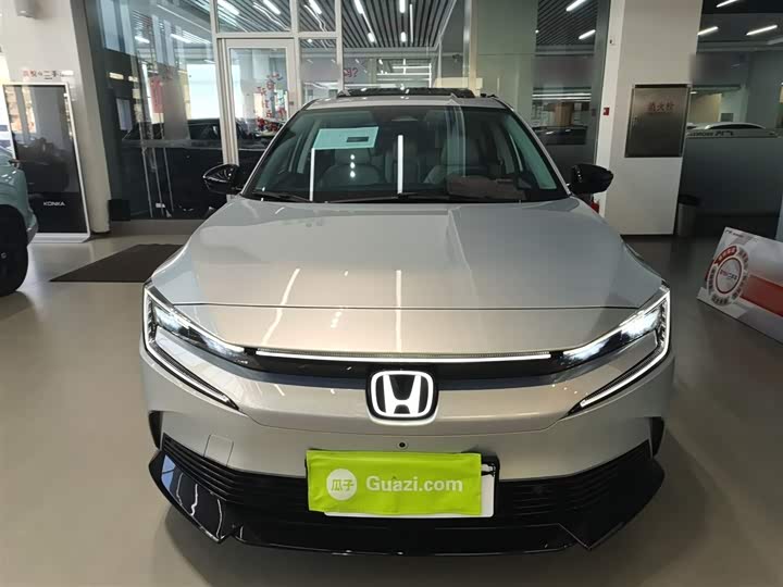 Фото 3 - Honda e:NP2