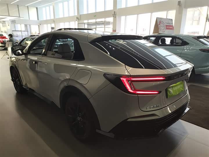 Фото 5 - Honda e:NP2