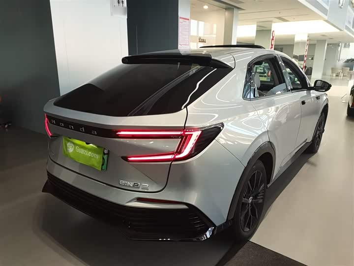 Фото 7 - Honda e:NP2