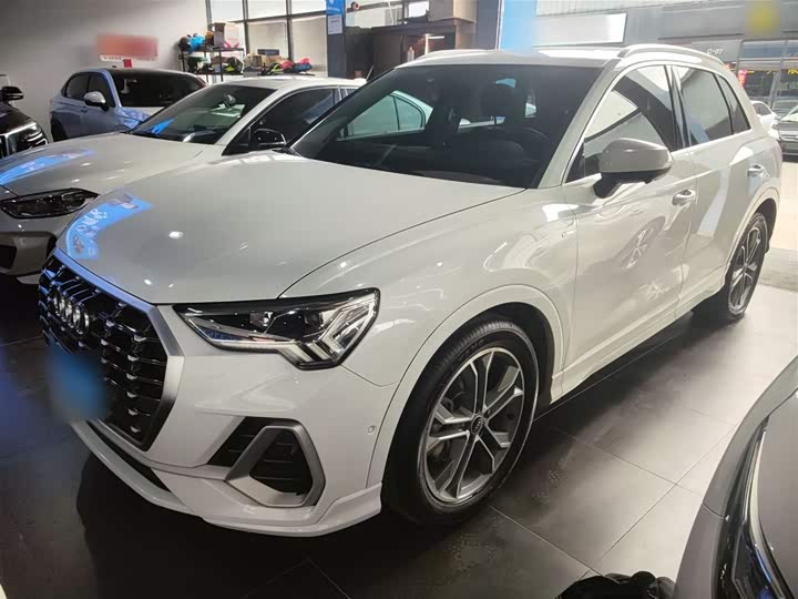 Фото 1 - Audi Q3