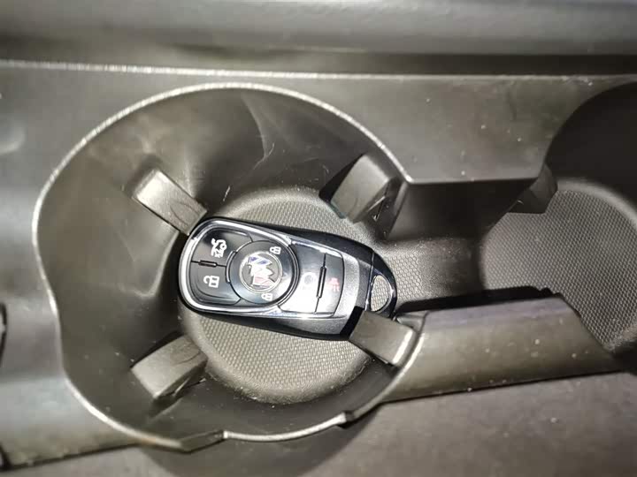 Фото 9 - Buick LaCrosse