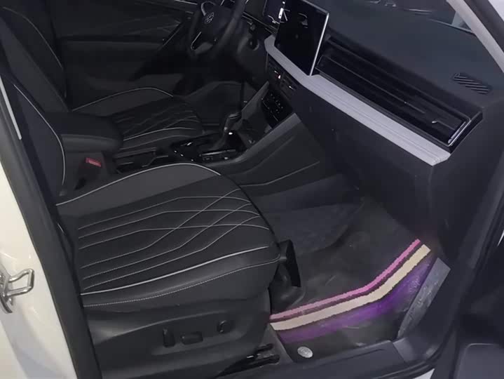 Фото 8 - Volkswagen Tiguan L Pro