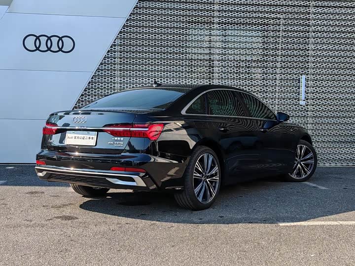 Фото 4 - Audi A6L