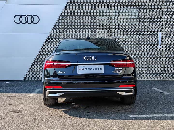 Фото 5 - Audi A6L