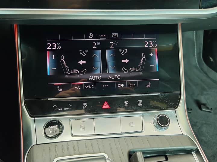 Фото 7 - Audi A6L