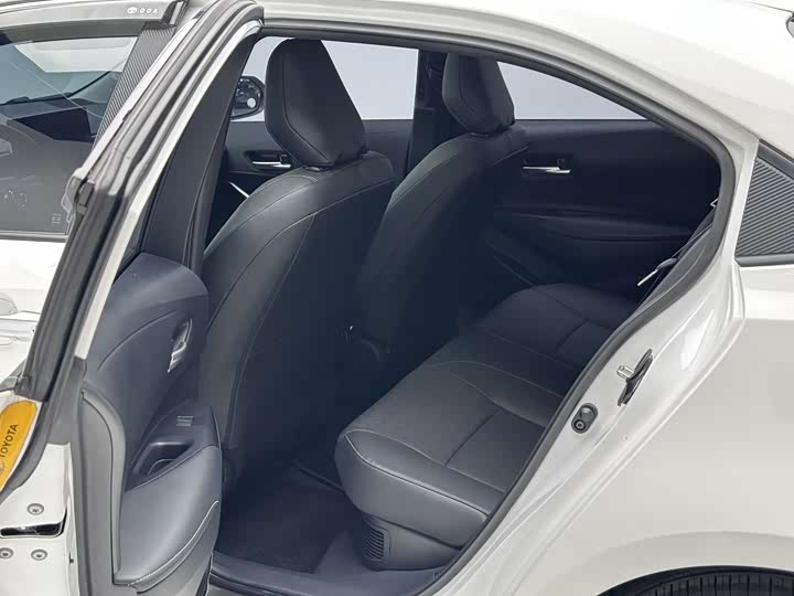 Фото 9 - Toyota Corolla