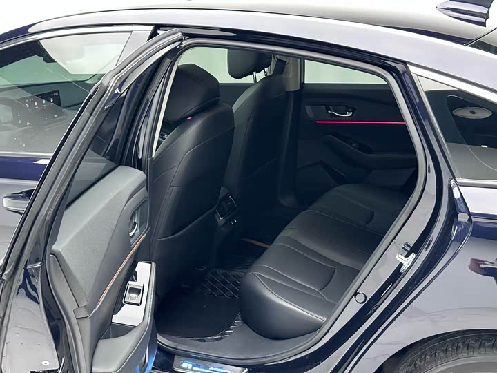 Фото 9 - Honda Accord