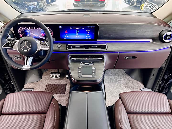 Фото 9 - Mercedes-Benz V-Class