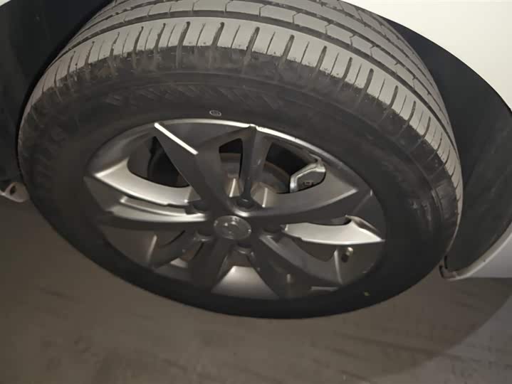 Фото 6 - Geely Emgrand GL