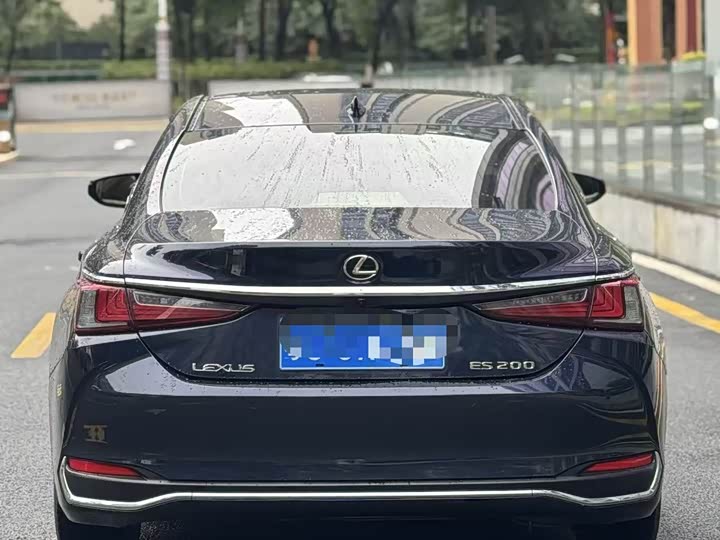 Фото 4 - Lexus ES