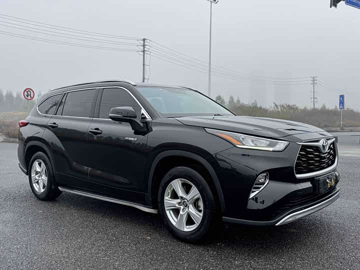 Фото 2 - Toyota Highlander