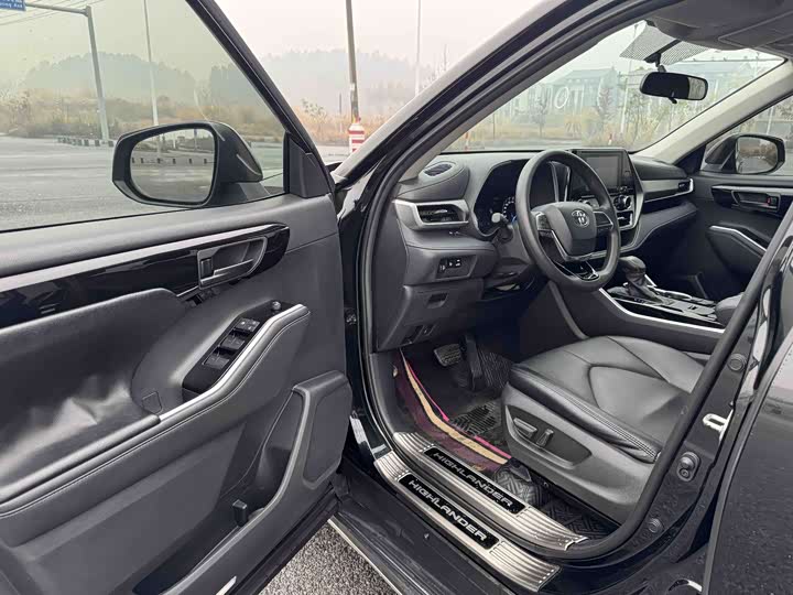 Фото 5 - Toyota Highlander