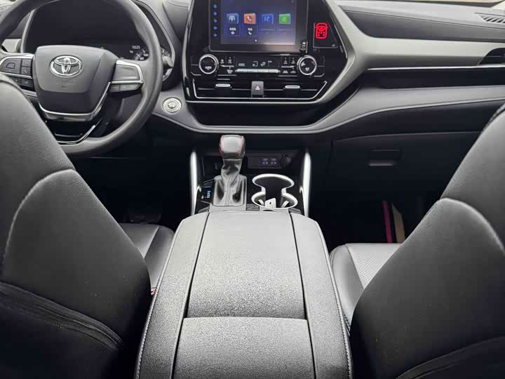 Фото 8 - Toyota Highlander