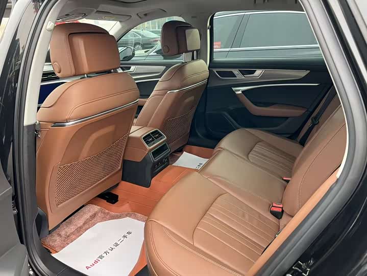 Фото 6 - Audi A6L