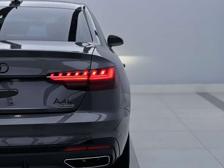 Фото 5 - Audi A4L