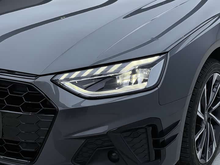 Фото 6 - Audi A4L