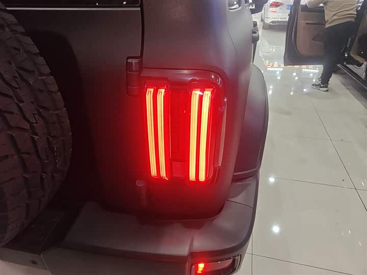 Фото 8 - Tank 300