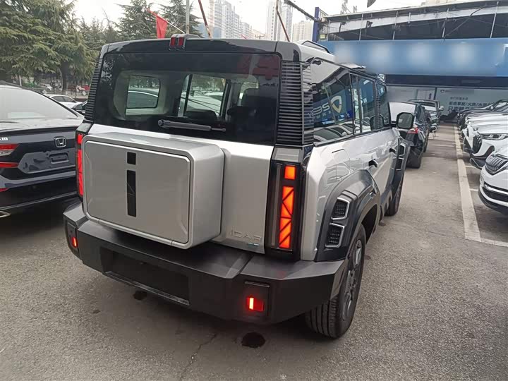 Фото 7 - Chery iCar 03